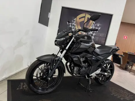 YAMAHA FZ 15 ABS, Foto 3