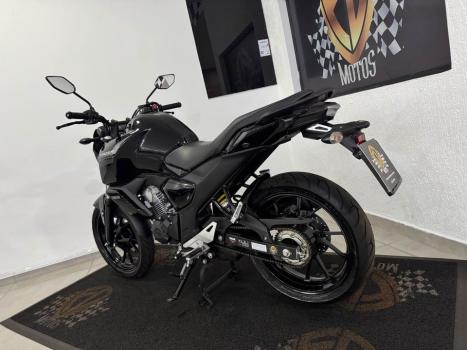 YAMAHA FZ 15 ABS, Foto 6