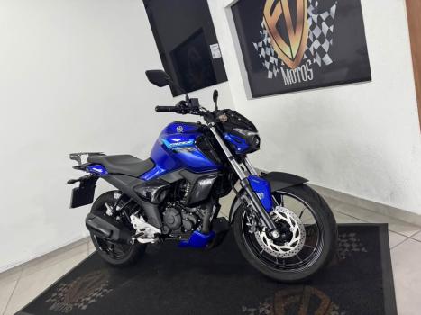 YAMAHA FZ 15 Fazer ABS, Foto 2