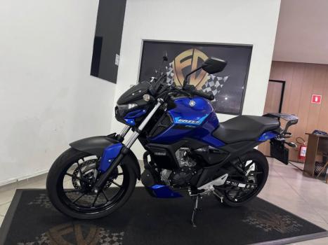 YAMAHA FZ 15 Fazer ABS, Foto 3