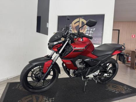 YAMAHA FZ 15 Fazer ABS, Foto 3