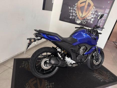 YAMAHA FZ 15 Fazer ABS, Foto 6