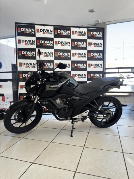 YAMAHA FZ 15 Fazer ABS, Foto 4