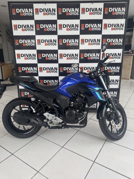 YAMAHA FZ 25 250 Fazer Flex , Foto 1