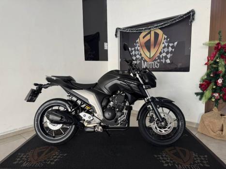 YAMAHA FZ 25 250 Fazer Flex , Foto 1