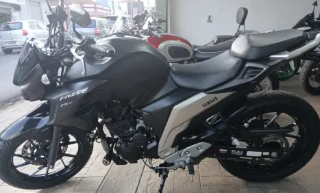 YAMAHA FZ 25 250 Fazer Flex , Foto 3