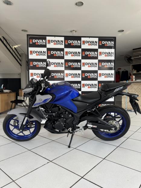 YAMAHA MT-03 300 ABS, Foto 1