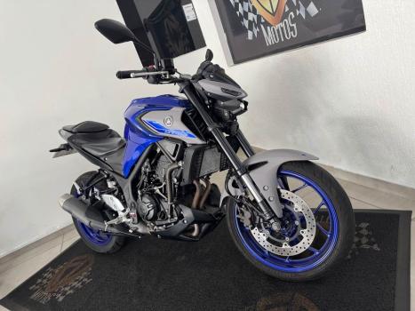 YAMAHA MT-03 300 ABS, Foto 2