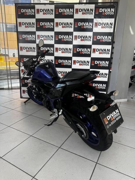 YAMAHA MT-03 300 ABS, Foto 4