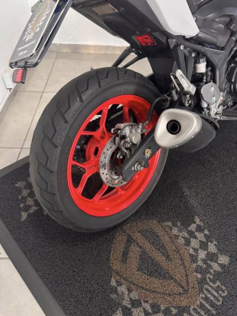 YAMAHA MT-03 300 ABS, Foto 8
