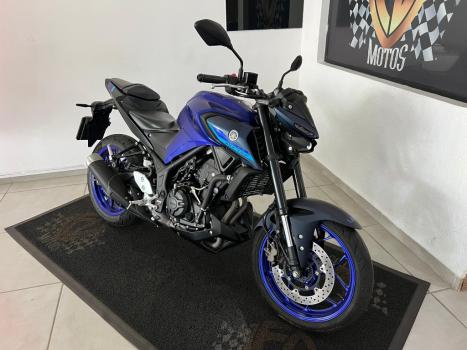 YAMAHA MT-03 300 ABS, Foto 2