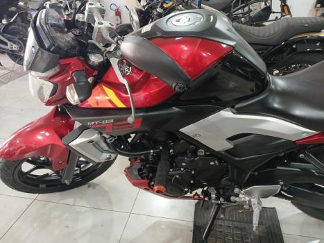 YAMAHA MT-03 300 ABS, Foto 3
