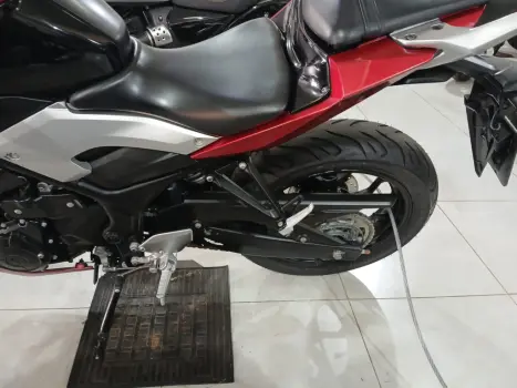 YAMAHA MT-03 300 ABS, Foto 6