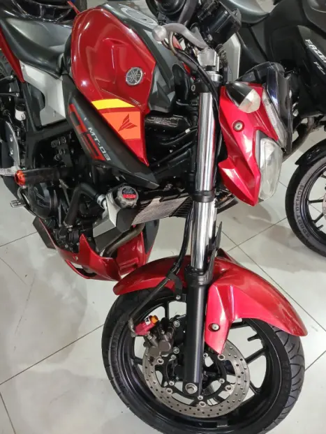 YAMAHA MT-03 300 ABS, Foto 7
