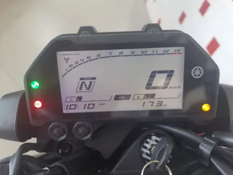 YAMAHA MT-03 300 ABS, Foto 12