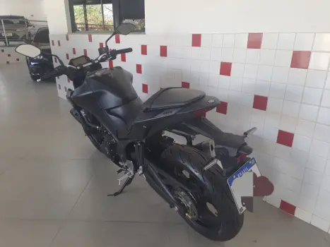 YAMAHA MT-03 300 ABS, Foto 8