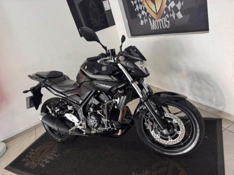 YAMAHA MT-03 300 ABS, Foto 3