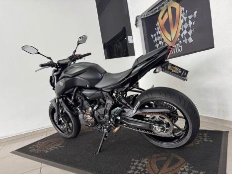 YAMAHA MT-07 700 ABS, Foto 6