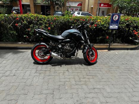 YAMAHA MT-07 700 ABS, Foto 4