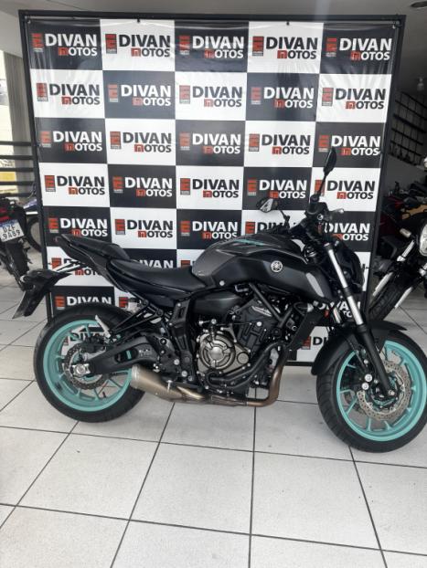 YAMAHA MT-07 700 ABS, Foto 1