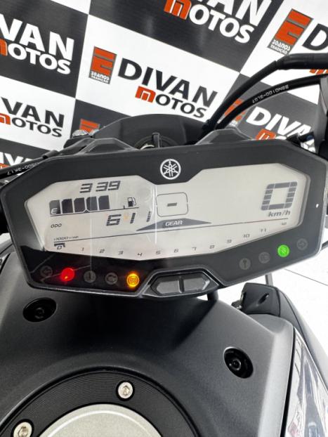 YAMAHA MT-07 700 ABS, Foto 2