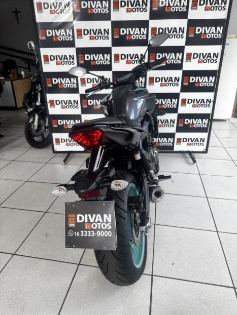 YAMAHA MT-07 700 ABS, Foto 3
