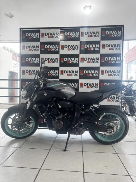 YAMAHA MT-07 700 ABS, Foto 4