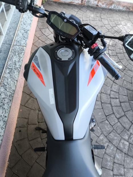 YAMAHA MT-07 700 ABS, Foto 3