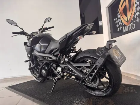 YAMAHA MT-09 850 ABS, Foto 4