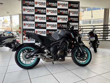 YAMAHA MT-09 850 ABS, Foto 1