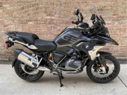 BMW R 1250 GS TRIPLE BLACK
