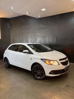 CHEVROLET Onix Hatch 1.0 4P FLEX SELEÇÃO