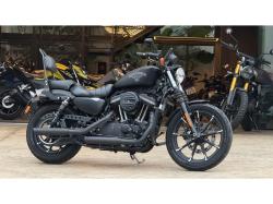 HARLEY DAVIDSON Sportster XL 883 IRON