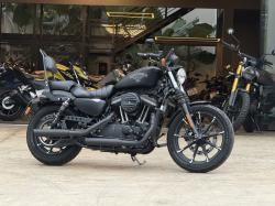HARLEY DAVIDSON Sportster XL 883 IRON