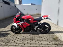 HONDA CBR 1000 RR FIRE BLADE