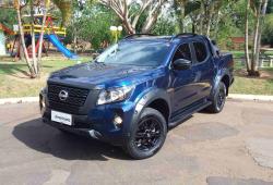 NISSAN Frontier 2.3 ATTACK CABINE DUPLA 4X4 BI-TURBO DIESEL AUTOM�TICO