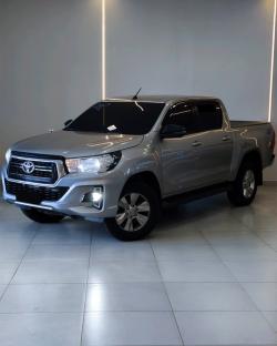 TOYOTA Hilux Caminhonete 2.8 16V 4P SR 4X4 DIESEL CABINE DUPLA AUTOM�TICO