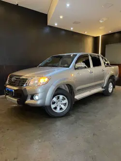 TOYOTA Hilux Caminhonete 2.7 16V 4P SR CABINE DUPLA AUTOM�TICO