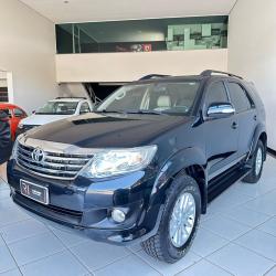 TOYOTA Hilux SW4 2.7 16V 4P SR FLEX AUTOMÁTICO TOYOTA Hilux SW4 2.7 16V 4P SR FLEX AUTOMÁTICO