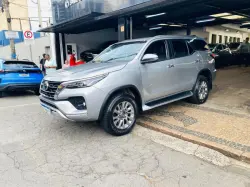 TOYOTA Hilux SW4 2.8 16V 4P SRX 4X4 7 LUGARES TURBO DIESEL AUTOMTICO