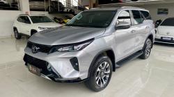 TOYOTA Hilux SW4 2.8 16V 4P SRX PLATINUM 4X4 7 LUGARES TURBO DIESEL AUTOMTICO