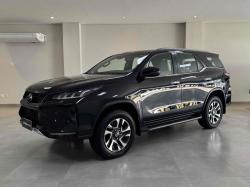 TOYOTA Hilux SW4 2.8 4P SRX 4X4 DIAMOND 7 LUGARES TURBO DIESEL AUTOM�TICO