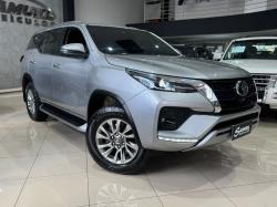 TOYOTA Hilux SW4 2.8 16V 4P SRX 4X4 7 LUGARES TURBO DIESEL AUTOMÁTICO