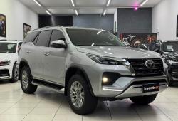 TOYOTA Hilux SW4 2.8 16V 4P SRX 4X4 7 LUGARES TURBO DIESEL AUTOMÁTICO