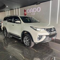 TOYOTA Hilux SW4 2.8 16V 4P SRX 4X4 7 LUGARES TURBO DIESEL AUTOMÁTICO
