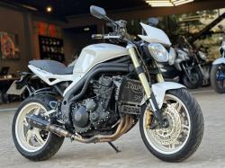 TRIUMPH Speed Triple 1050 