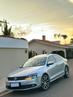 VOLKSWAGEN Jetta 2.0 4P FLEX AUTOM�TICO