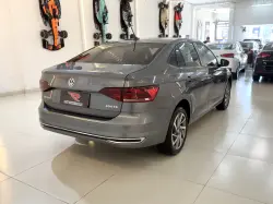 VOLKSWAGEN Virtus 1.0 4P 200 TSI FLEX HIGHLINE AUTOMÁTICO