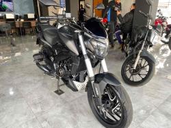 BAJAJ Dominar 400 