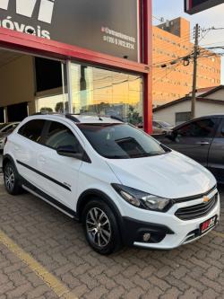 CHEVROLET Onix Hatch 1.4 4P FLEX ACTIV